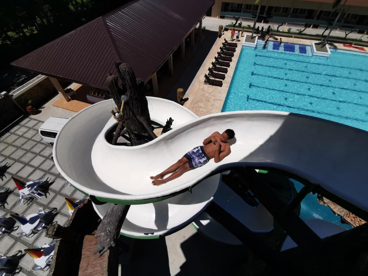 Port Royale Waterpark Resort Dumaguete City Dış mekan fotoğraf
