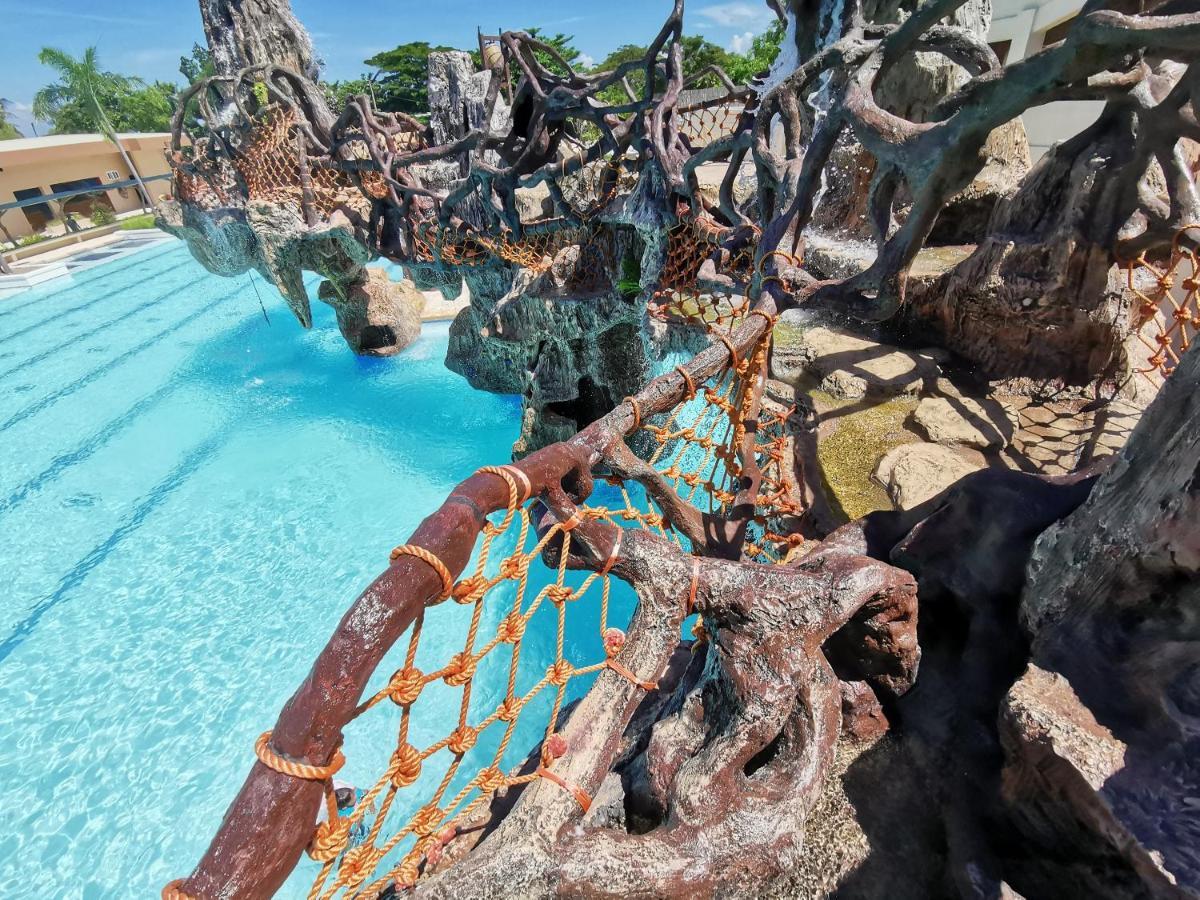 Port Royale Waterpark Resort Dumaguete City Dış mekan fotoğraf
